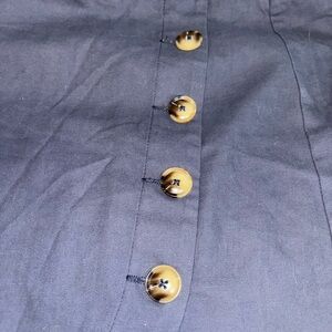 Alta’rd State skirt with buttons. Navy blue.